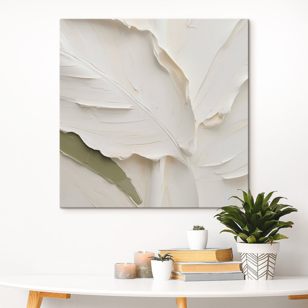 Feuilles pâles et olive dans un intérieur