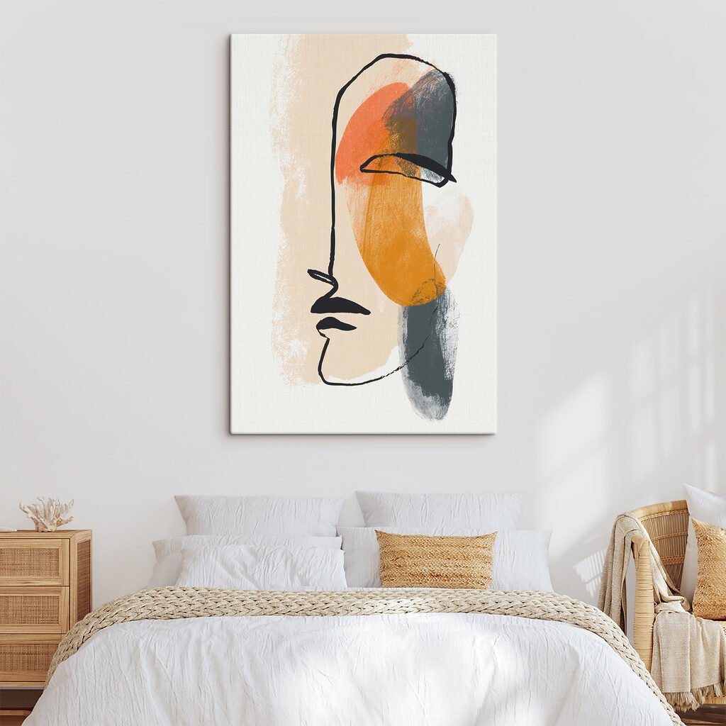 Profil dessiné et orange dans un intérieur