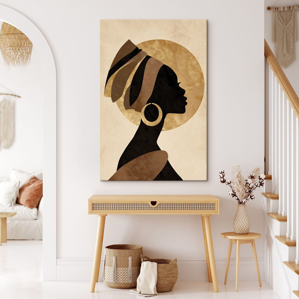 Silhouette au foulard rayé dans un intérieur