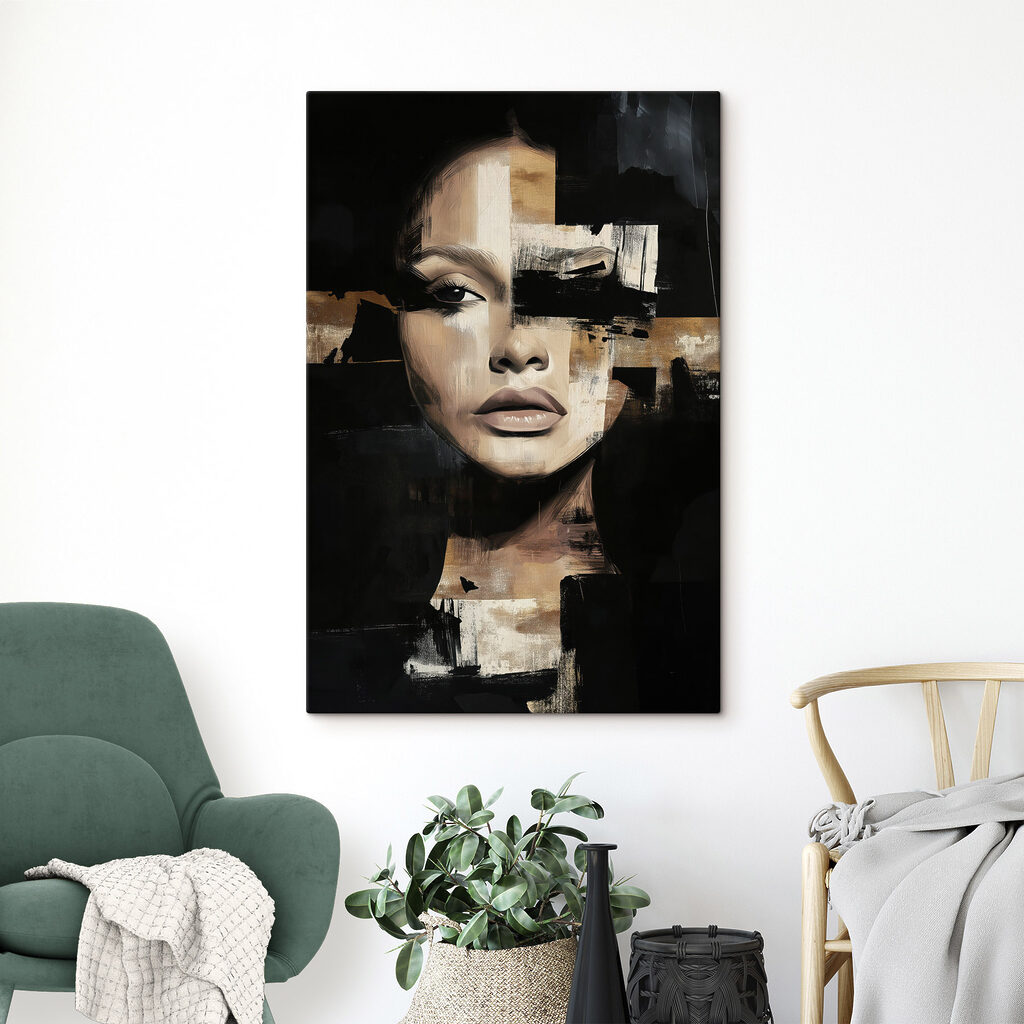 Visage entre aplats noirs dans un intérieur