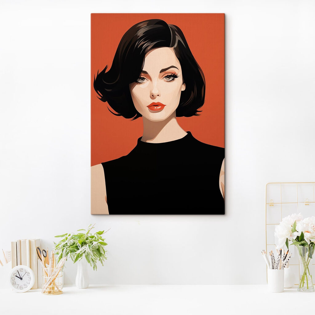 Femme au carré noir dans un intérieur