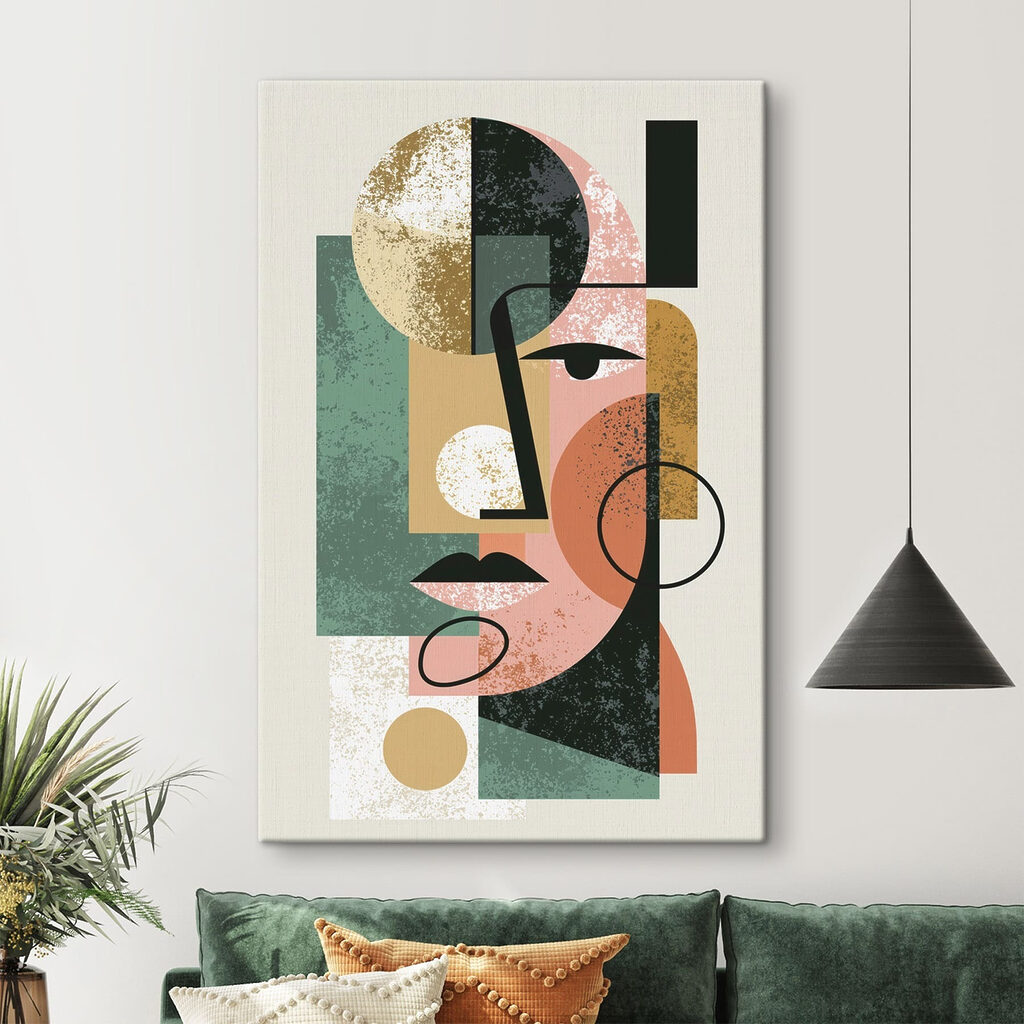Visage vert et rose dans un intérieur
