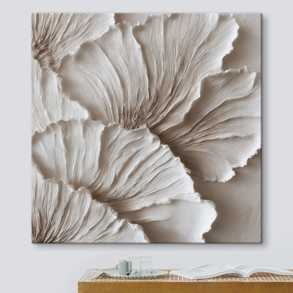 Feuilles blanches sur taupe — intérieur 1