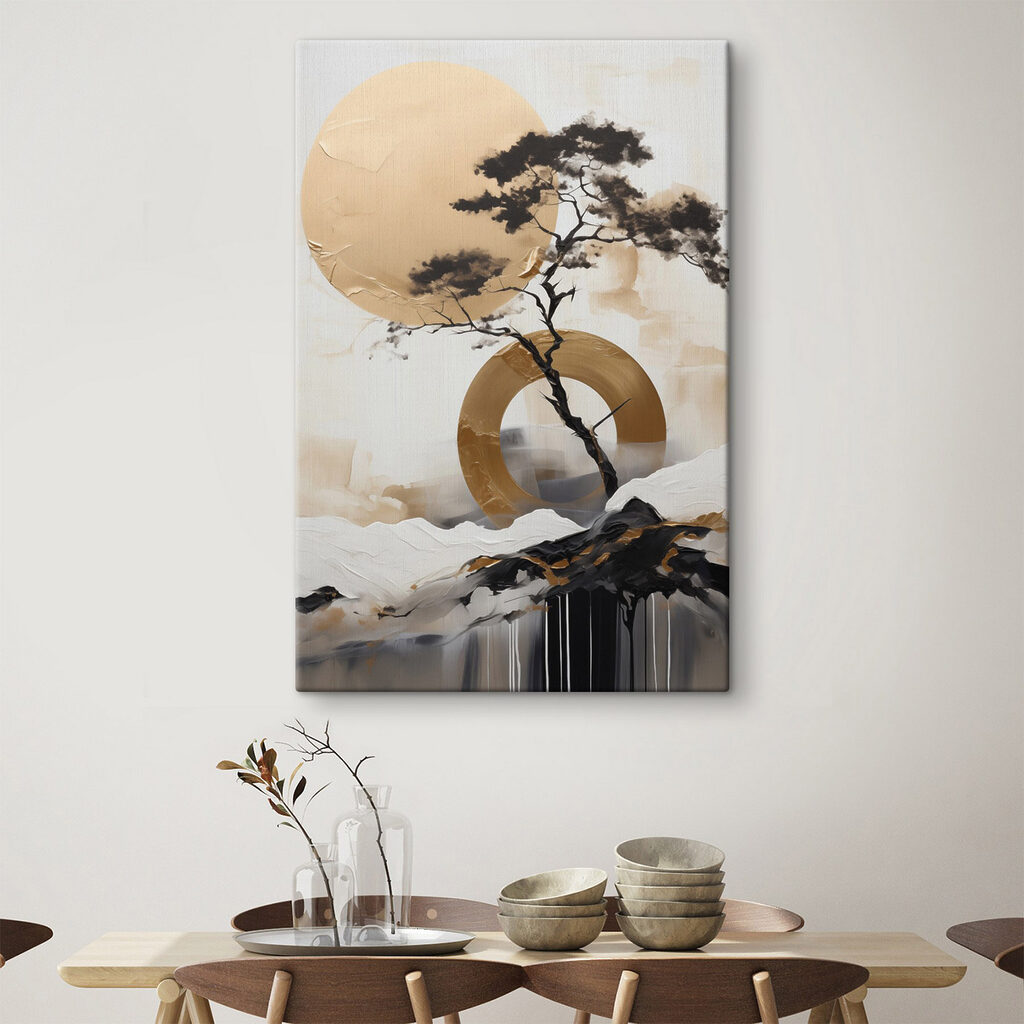 Pin devant cercles dorés dans un intérieur