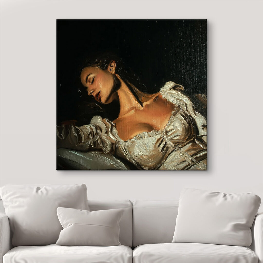 Femme à contre-jour dans un intérieur