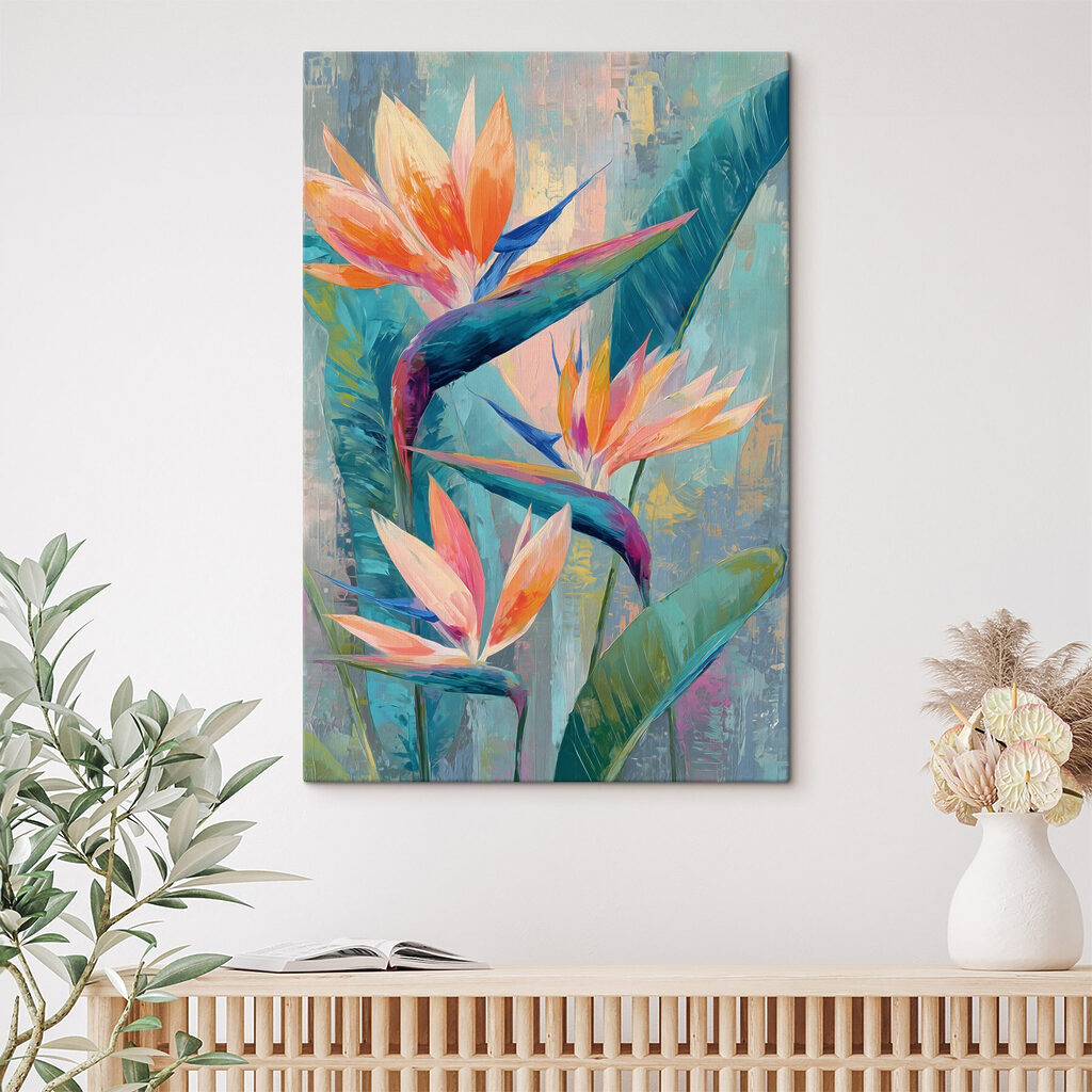 Strelitzias et touches turquoise dans un intérieur