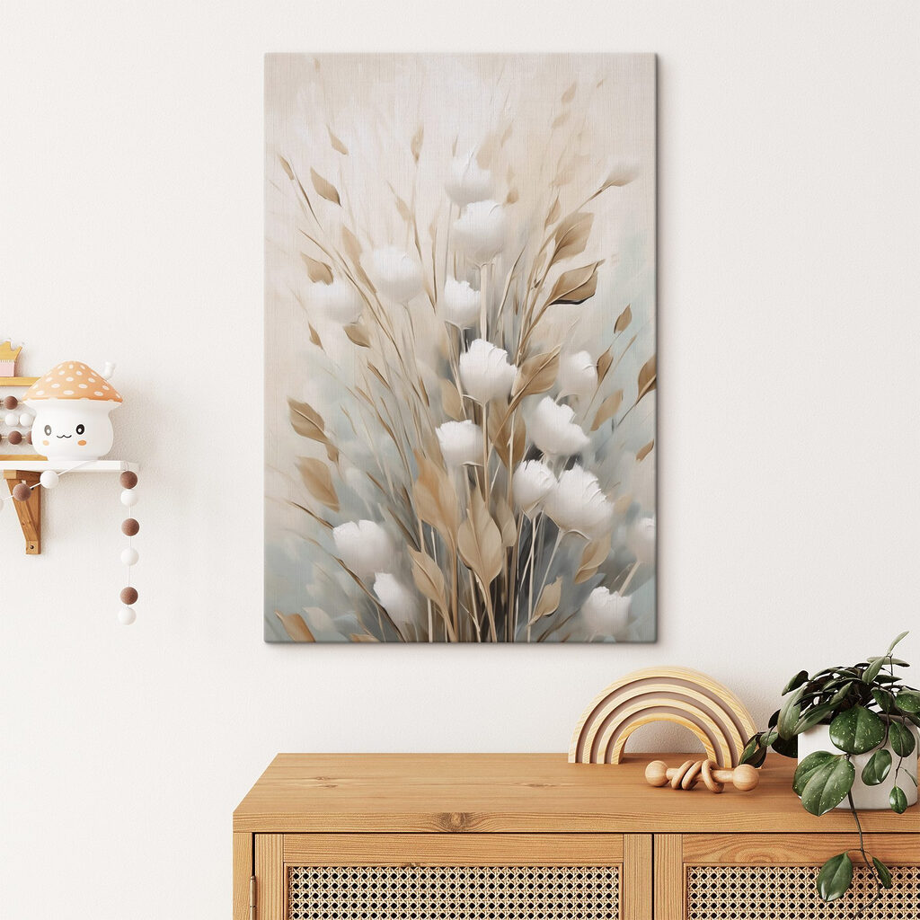 Fleurs blanches et graminées dans un intérieur