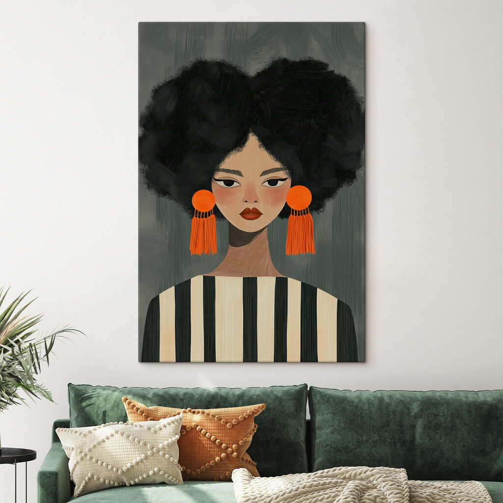 Boucles sombres, pendants orange dans un intérieur