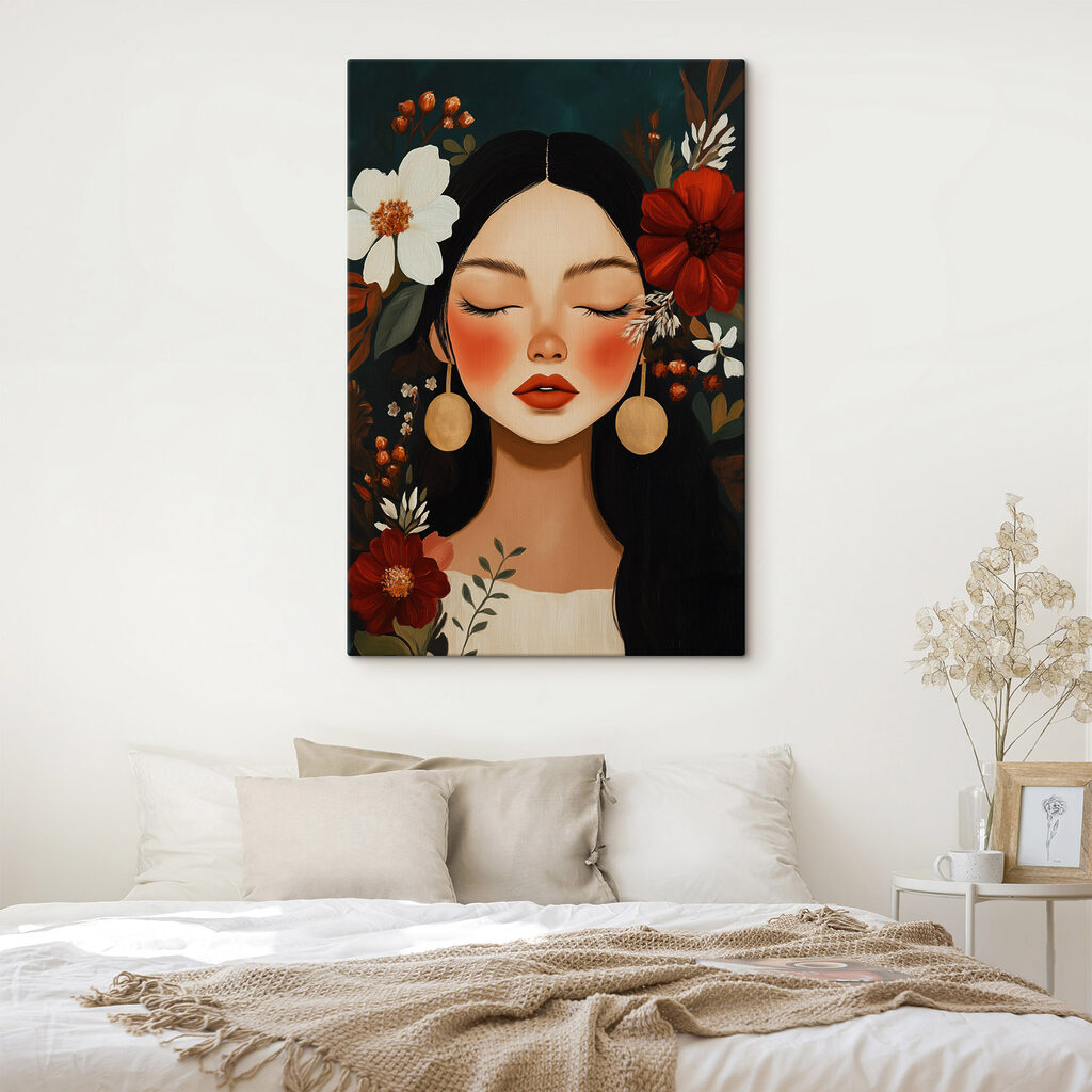 Visage aux fleurs rouges dans un intérieur