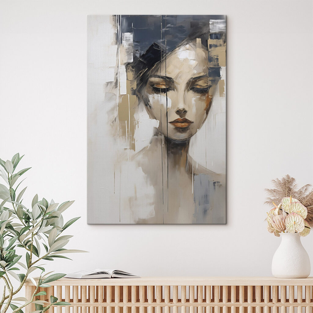 Regard gris et or dans un intérieur