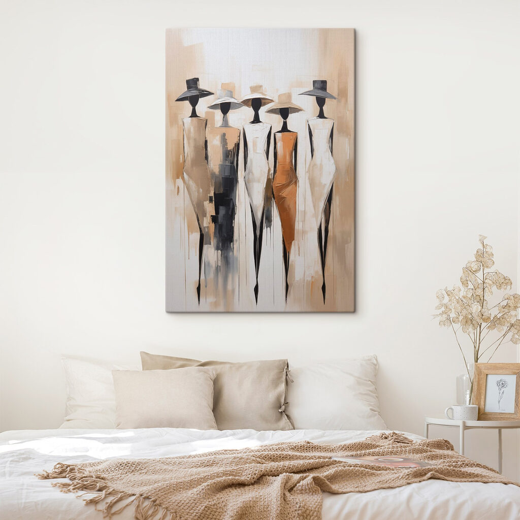 Cinq chapeaux alignés — intérieur 1