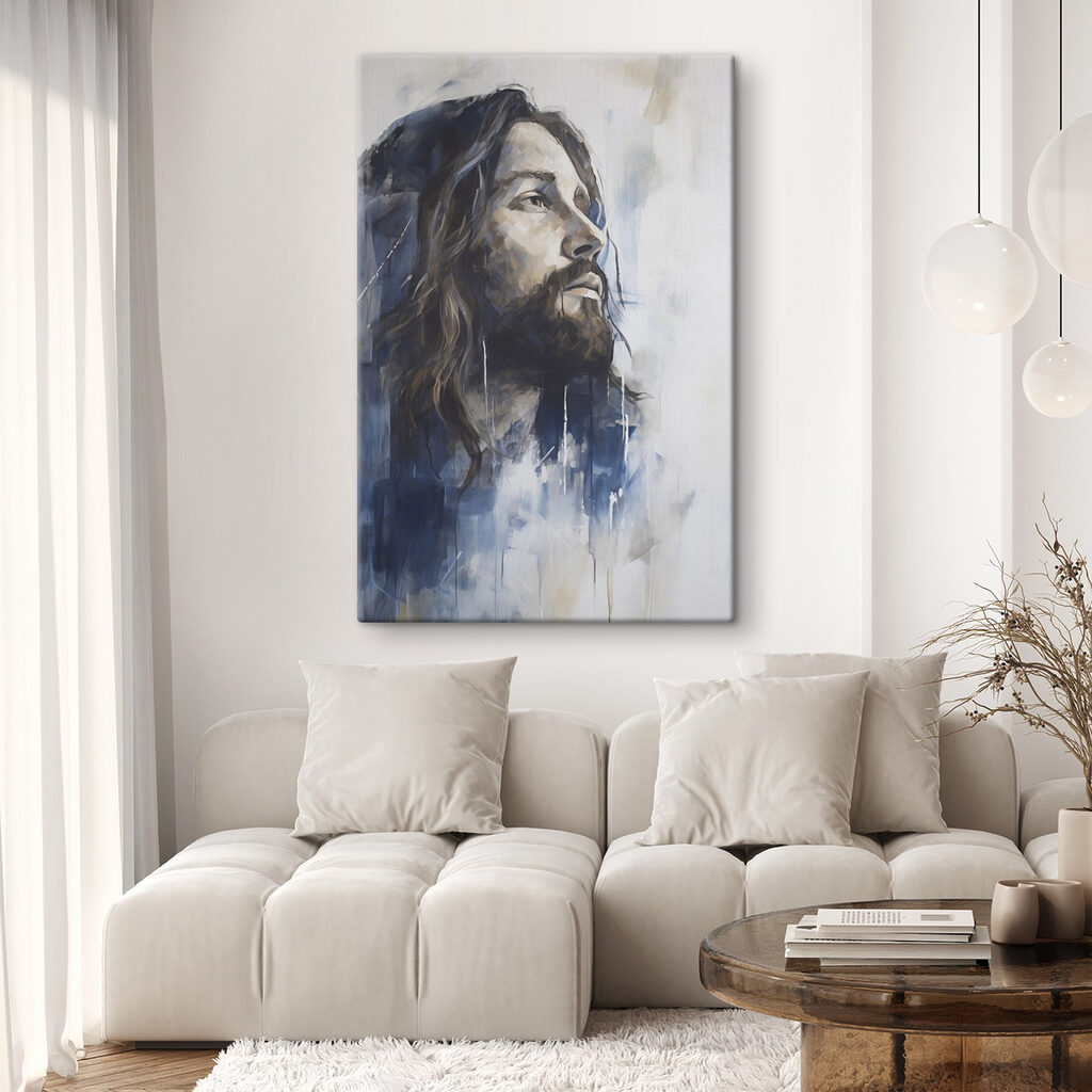 Homme aux cheveux longs dans un intérieur