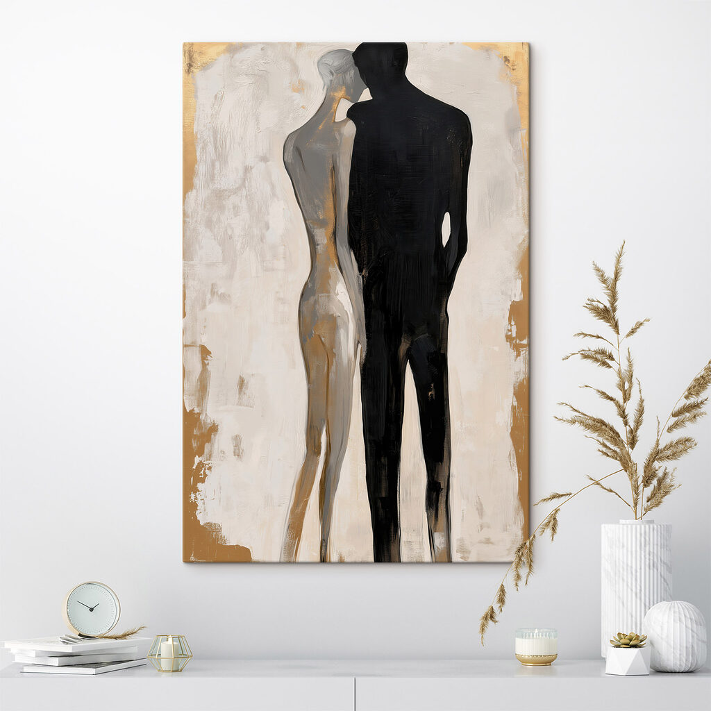 Deux silhouettes élancées dans un intérieur