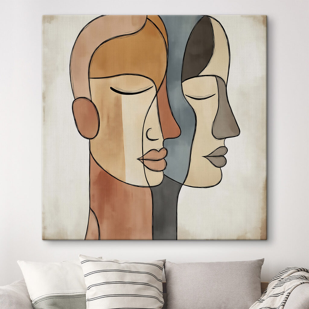 Deux visages, yeux clos dans un intérieur