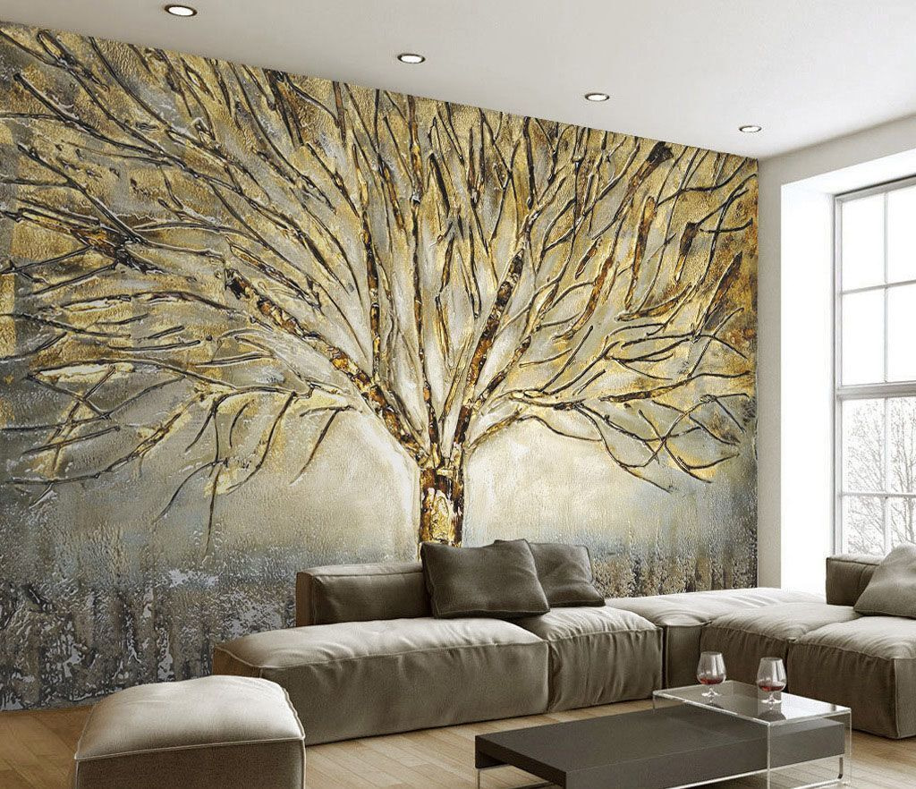 Arbre aux contours dorés dans un intérieur