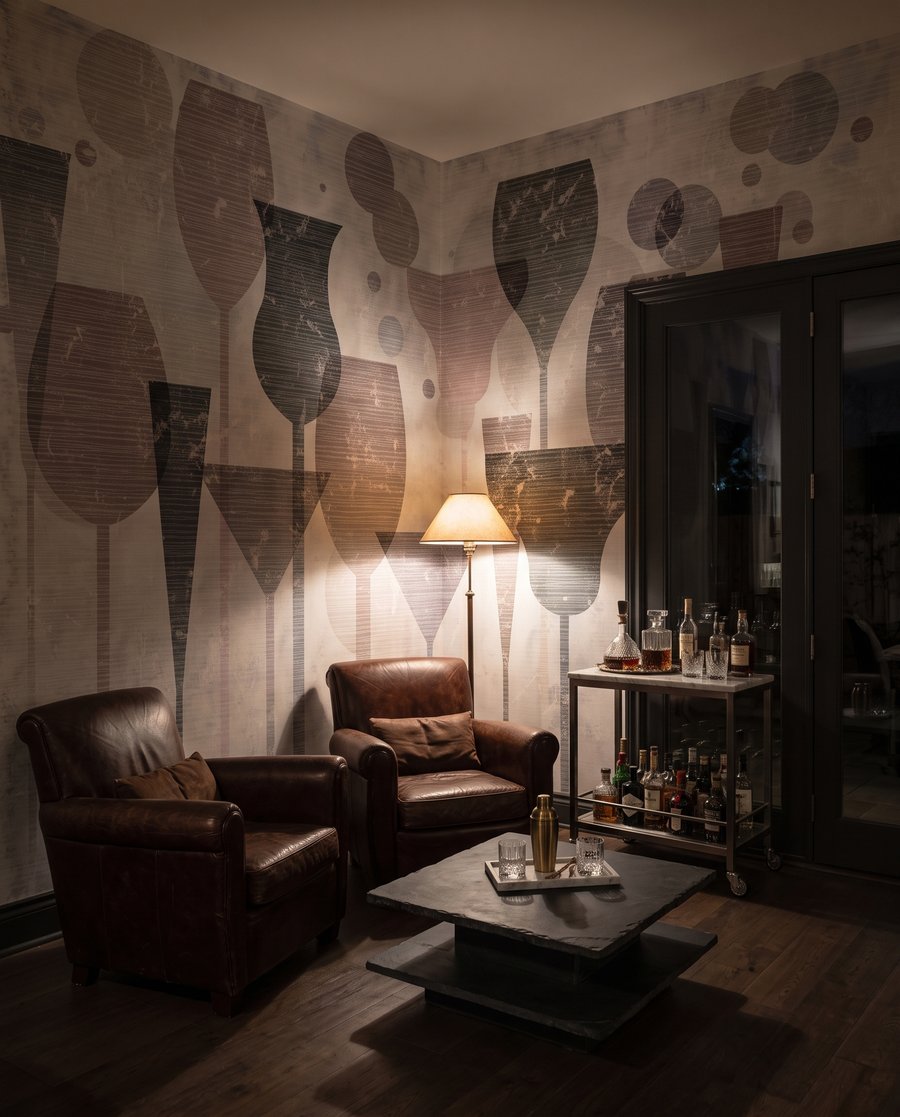 Silhouettes de fleurs dans un intérieur