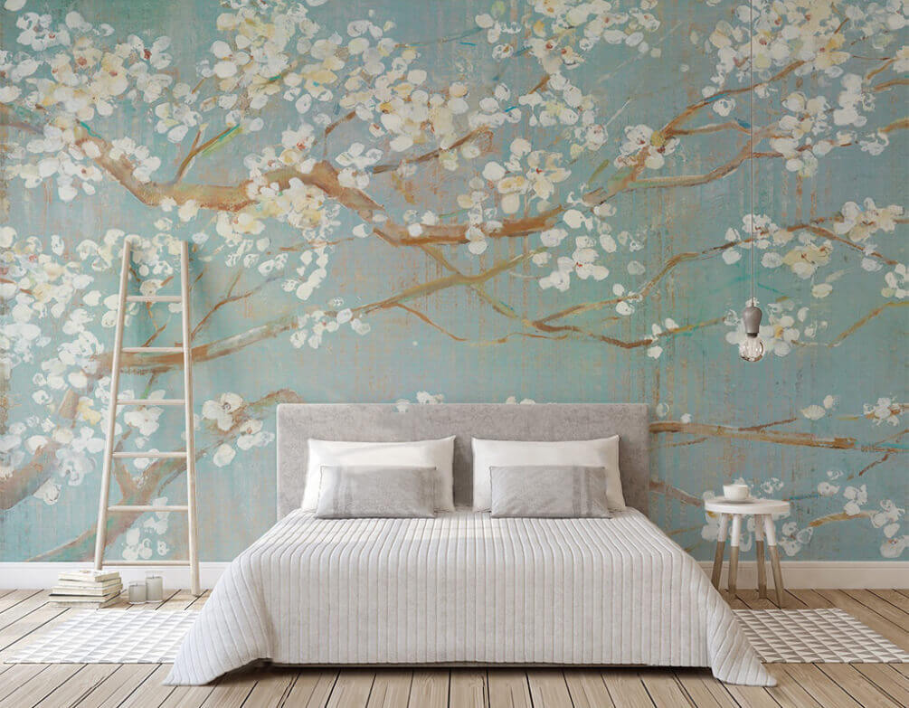 Fleurs blanches sur turquoise dans un intérieur
