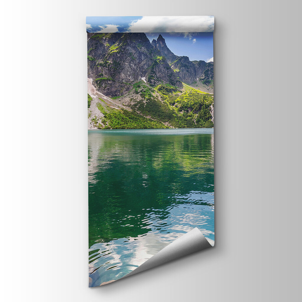 Lac entre les montagnes — vue du produit