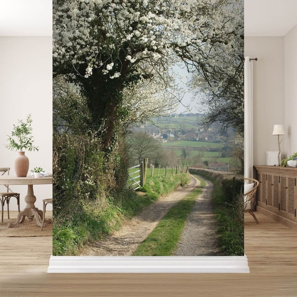 Chemin fleuri de blanc dans un intérieur