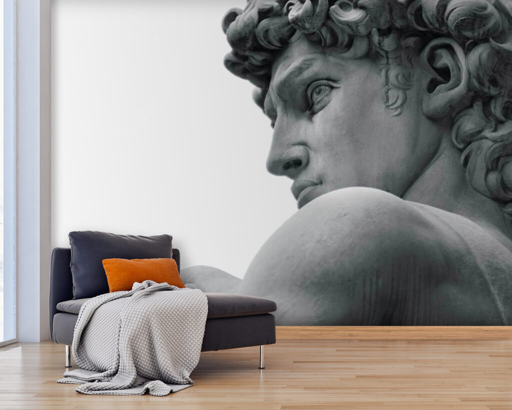 Une statue se retourne dans un intérieur