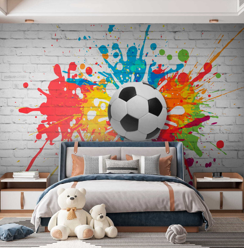 Ballon aux éclaboussures colorées dans un intérieur