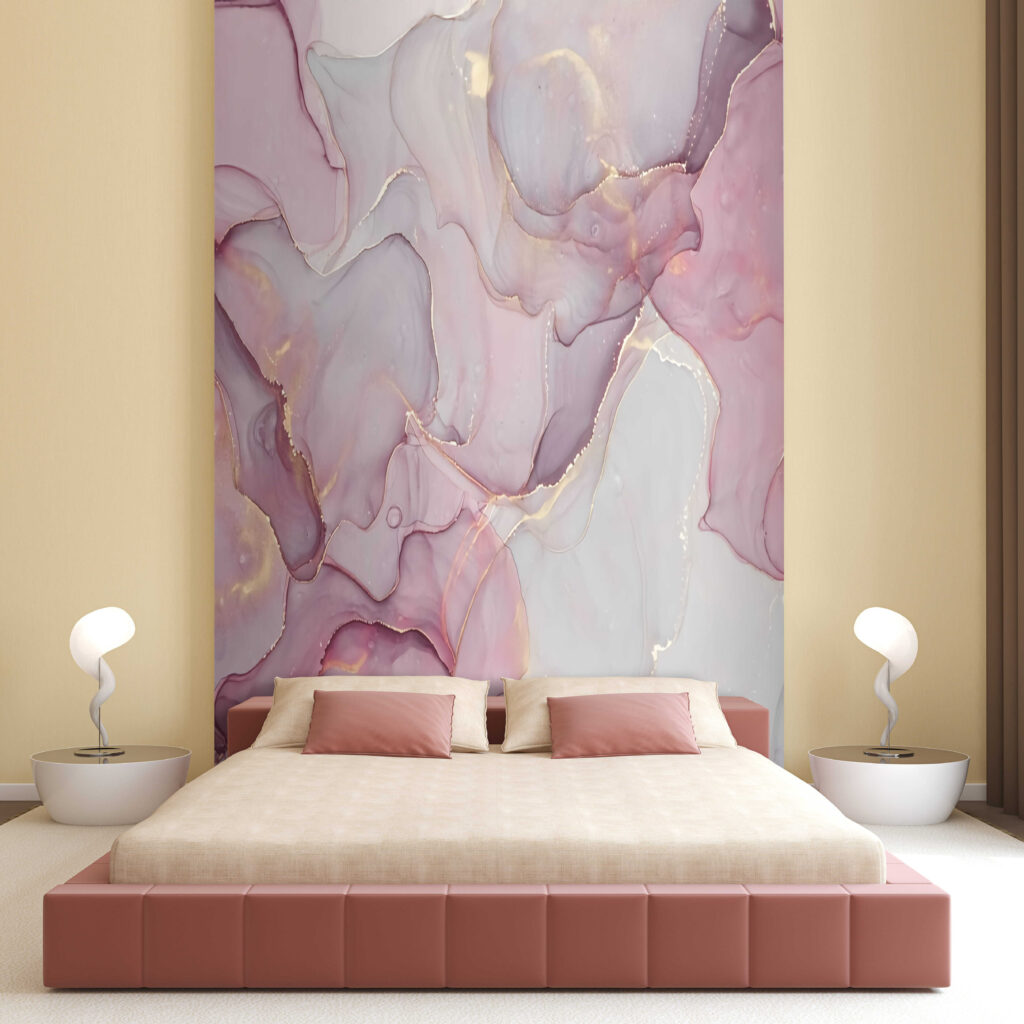 Aplats roses, veines d’or dans un intérieur