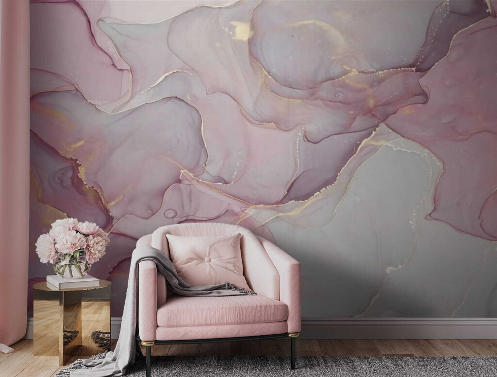 Aplats roses, veines d’or dans un intérieur