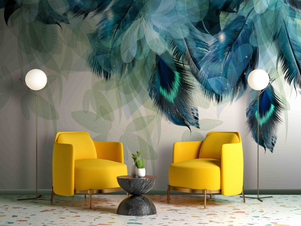Plumes de paon dans un intérieur