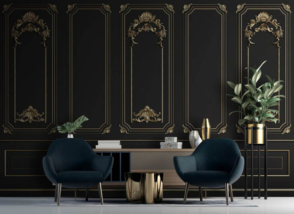 Moulures dorées sur noir dans un intérieur