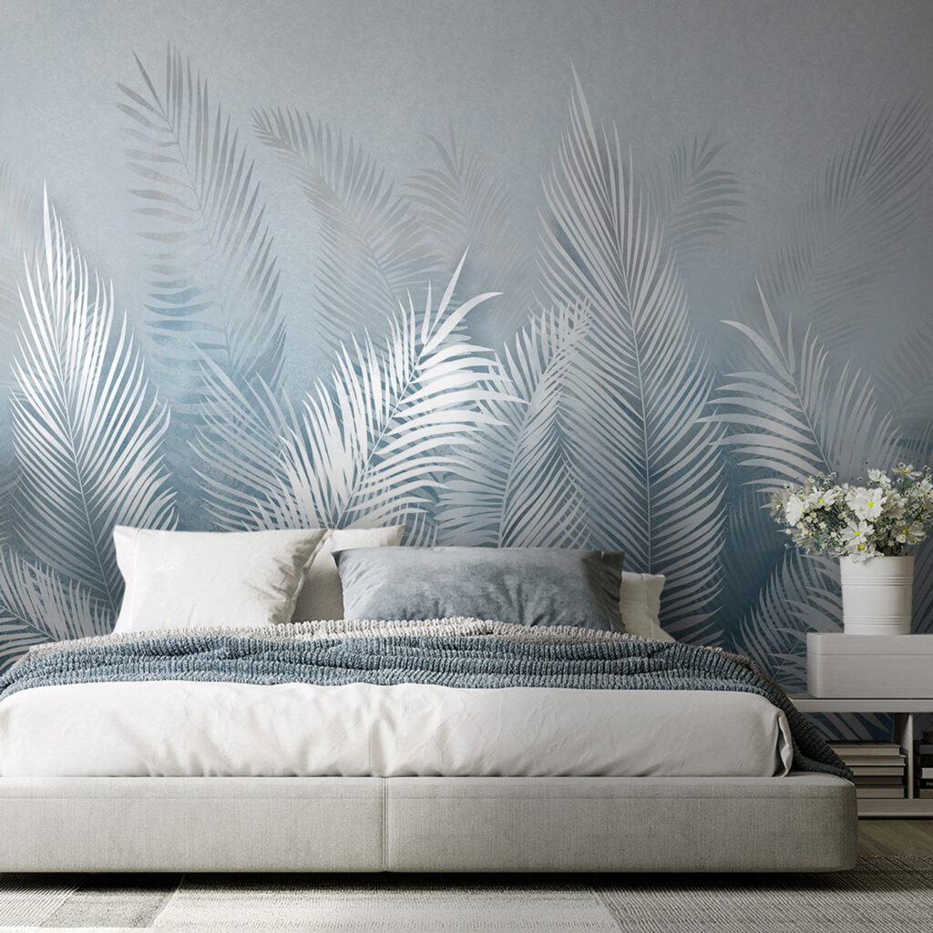 Palmes blanches élancées dans un intérieur