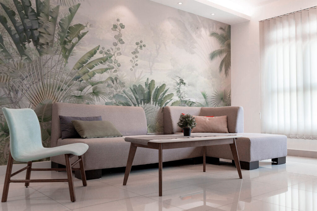 Écrin de feuilles tropicales dans un intérieur