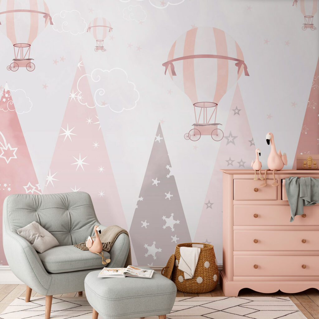 Montgolfières et sommets roses dans un intérieur