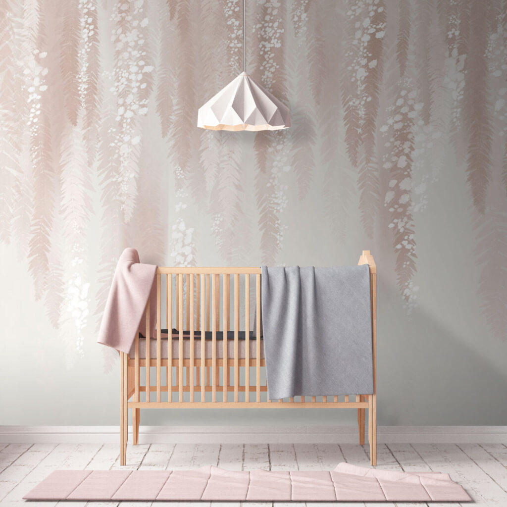 Guirlandes fleuries rose tendre dans un intérieur