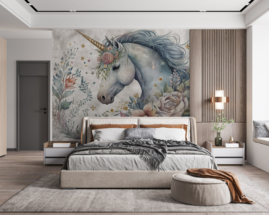 Licorne à crinière fleurie dans un intérieur