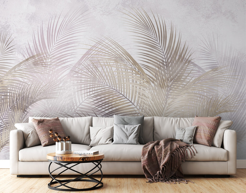 Palmes aux tons nacrés dans un intérieur