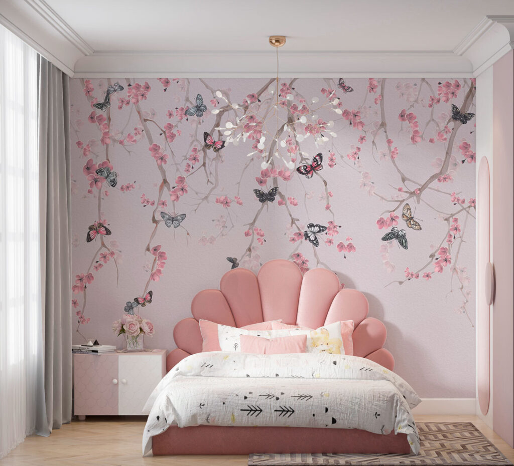 Papillons et floraison rose dans un intérieur