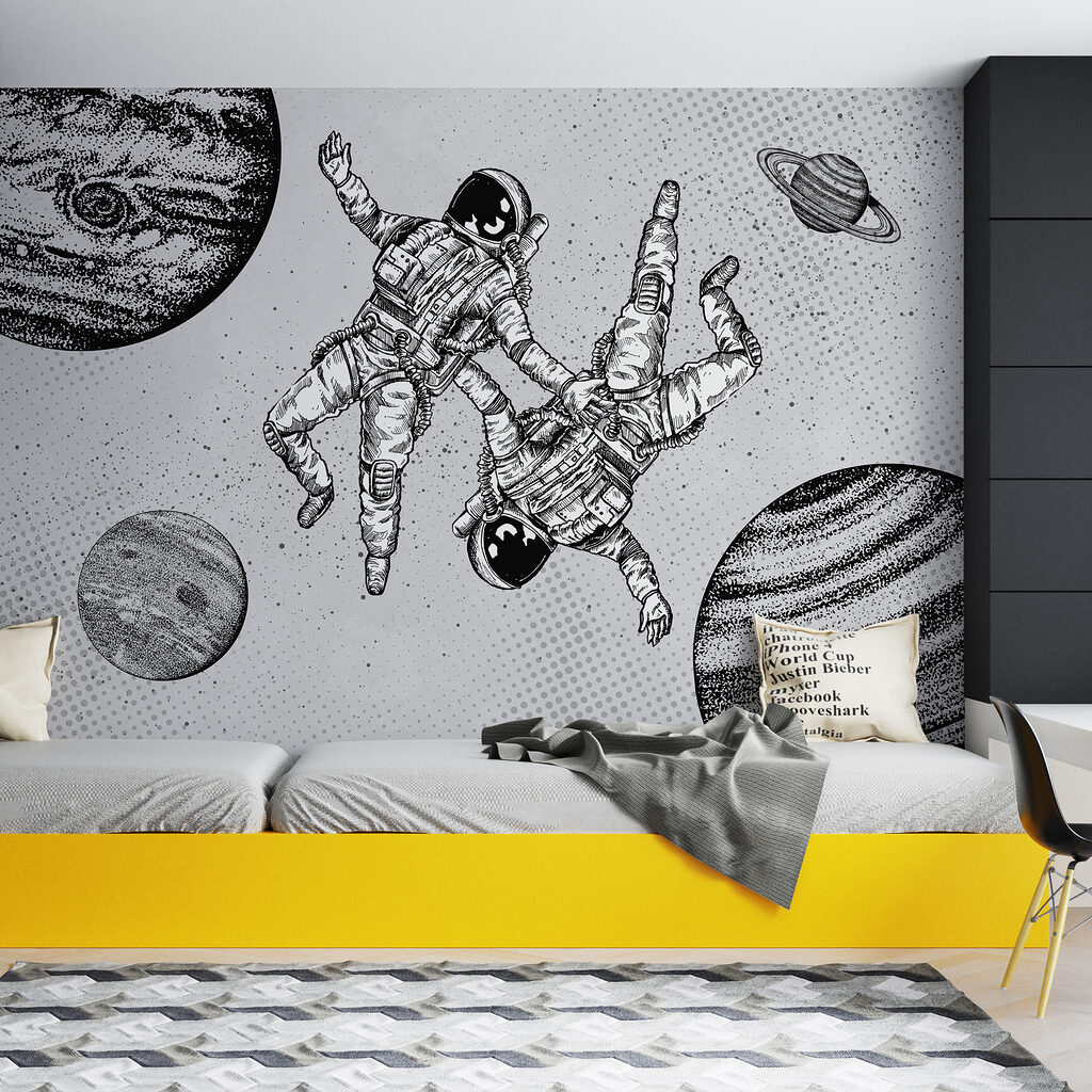 Deux astronautes en apesanteur — intérieur 2