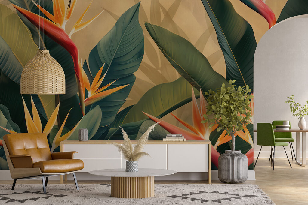 Strélitzias et feuilles sombres dans un intérieur