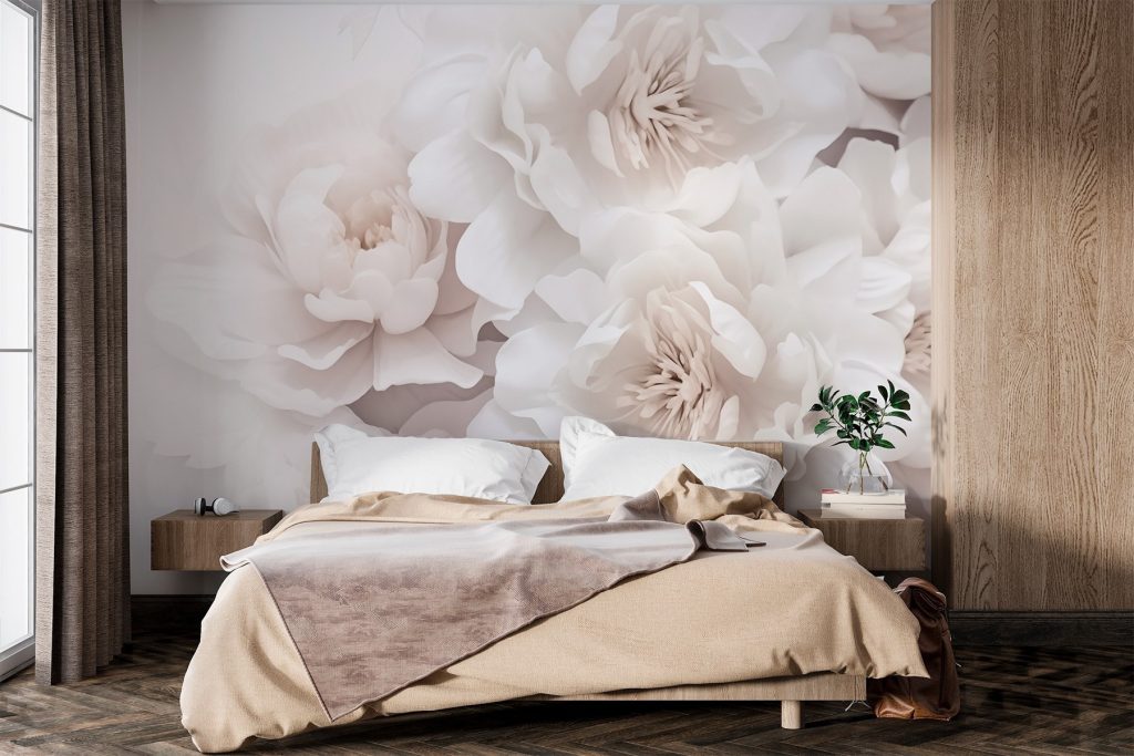 Fleurs blanches évanescentes dans un intérieur