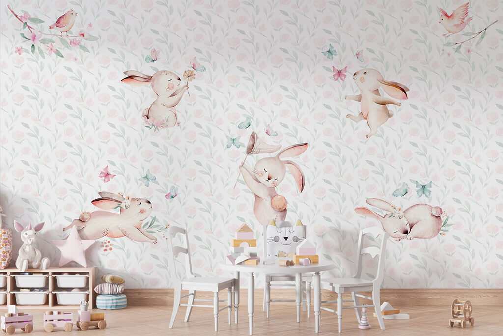 Lapins parmi les fleurettes dans un intérieur