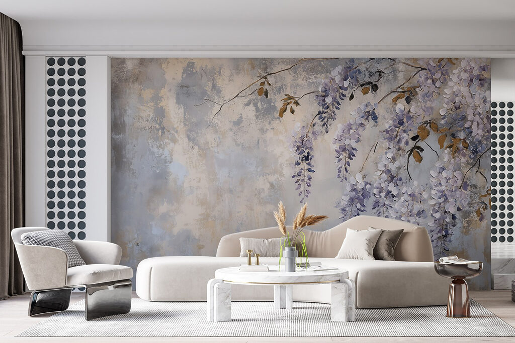 Fleurs violettes sur patine dans un intérieur