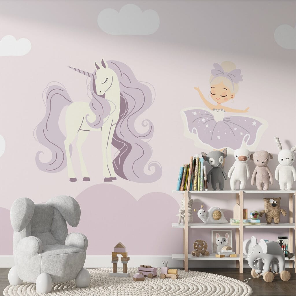 Licorne et petite danseuse dans un intérieur