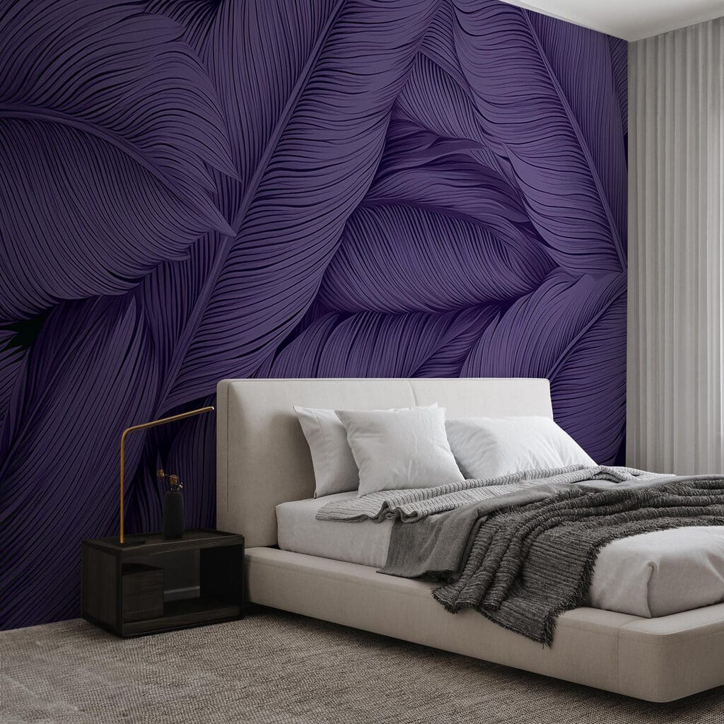 Grandes plumes, traits fins dans un intérieur