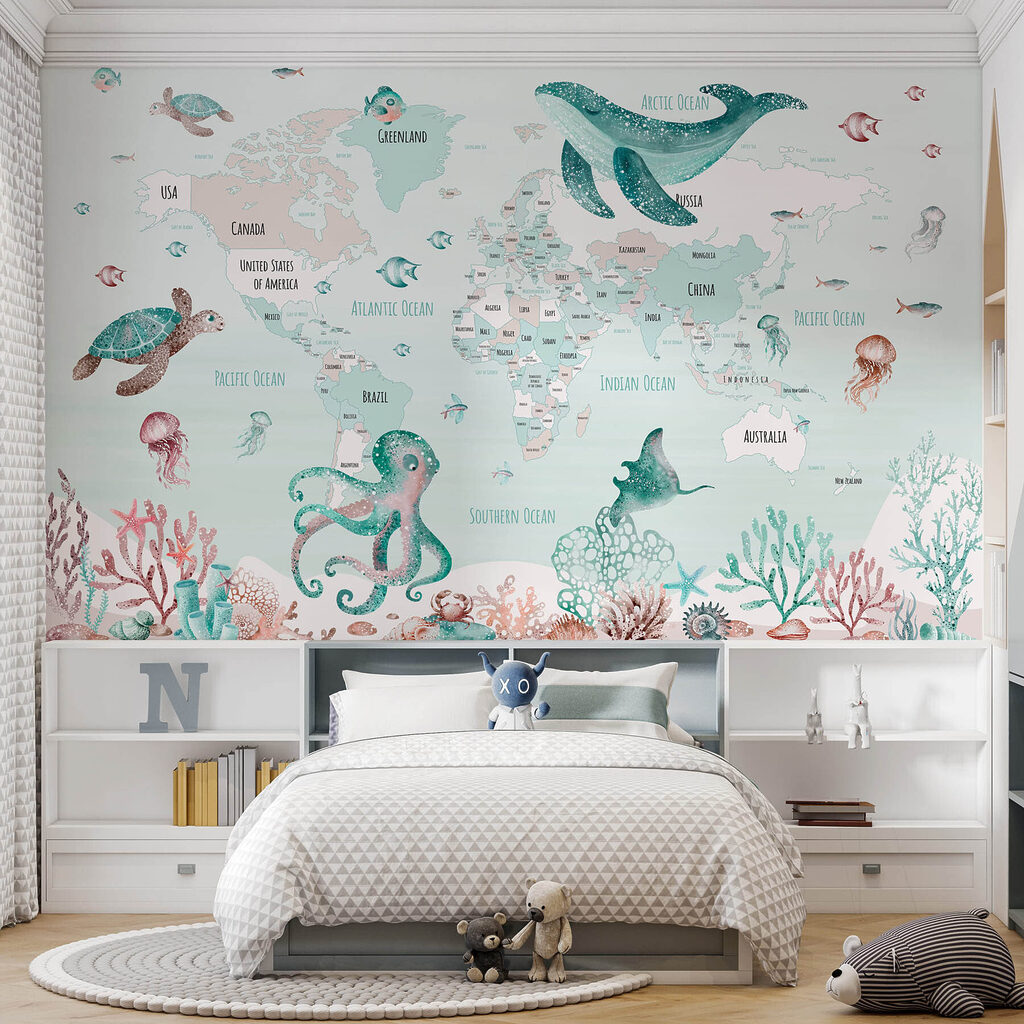 Planisphère aux animaux marins dans un intérieur