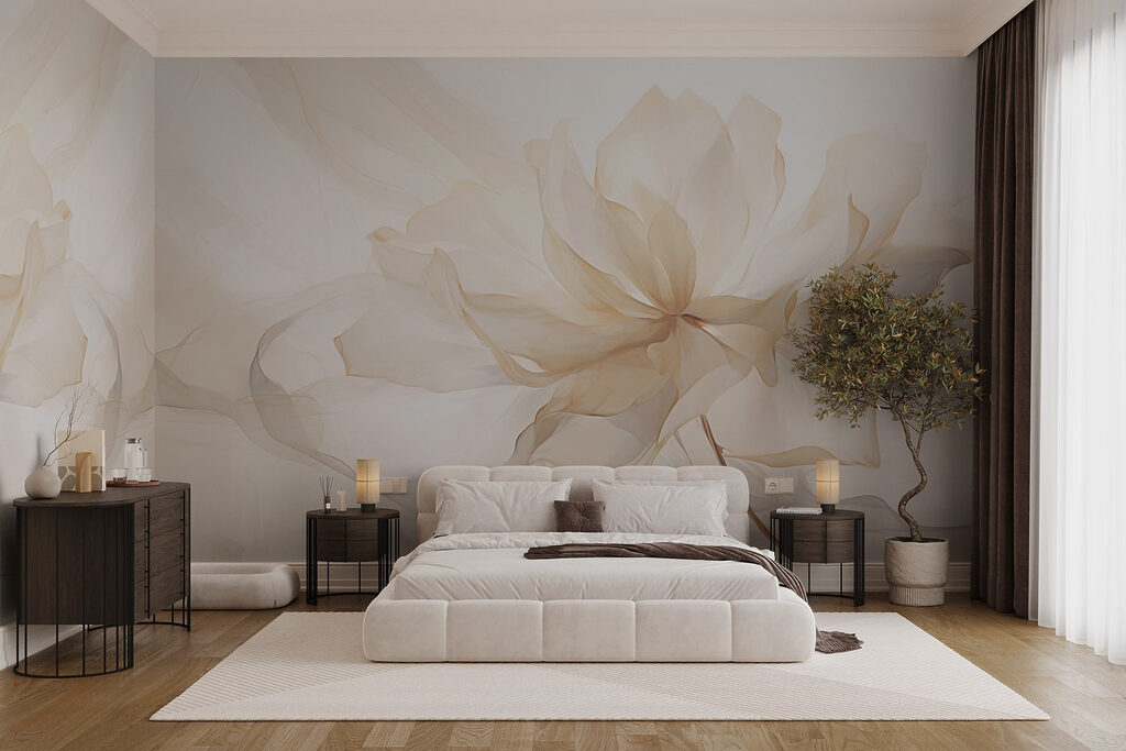 Fleur crème diaphane dans un intérieur