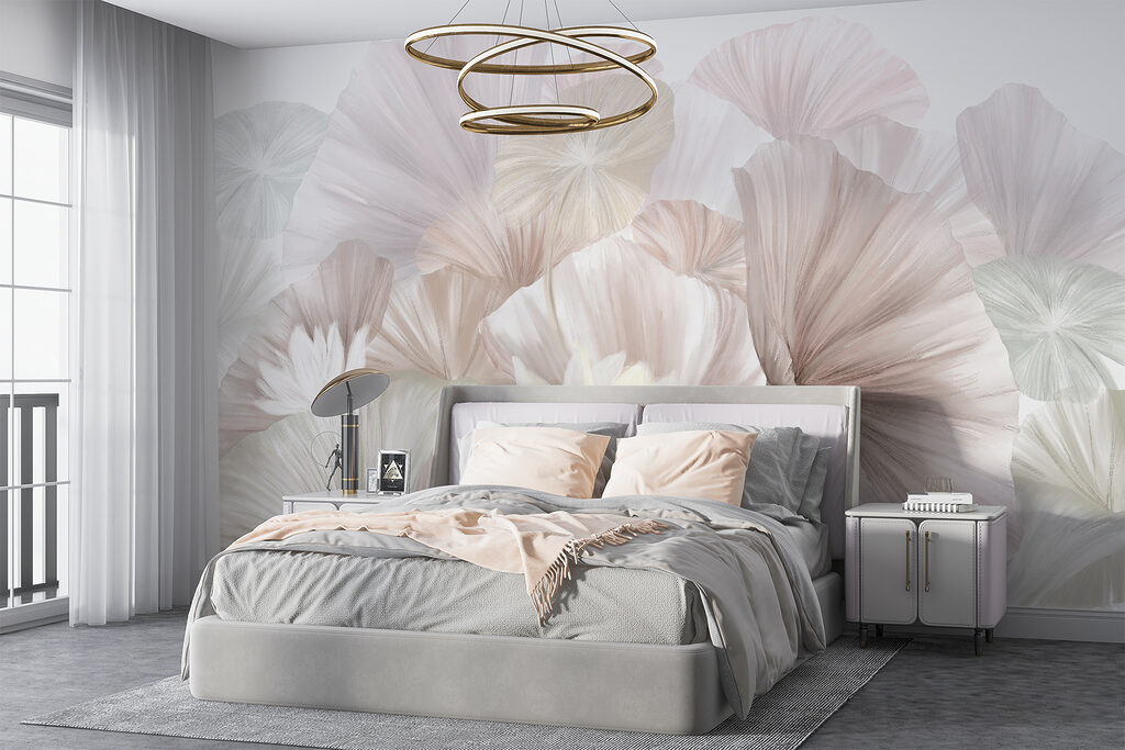 Éventails de feuilles pâles dans un intérieur